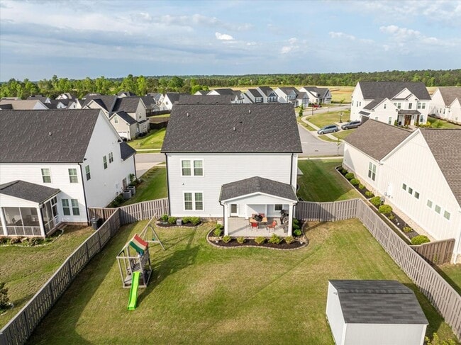 Building Photo - 3067 Rosewood Dr