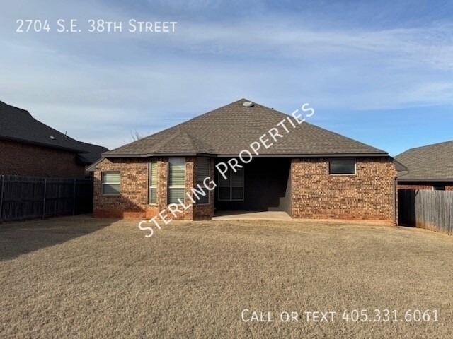 Building Photo - 2704 SE 38th St