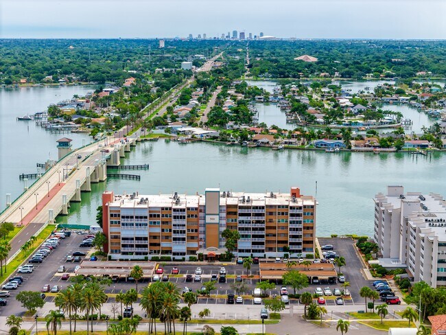 Building Photo - 500 Treasure Island Causeway