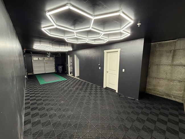 Building Photo - 19102 20th Dr SE