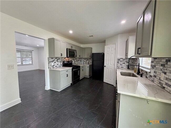 Building Photo - 804 Tapestry Cove