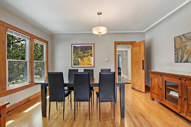 Building Photo - 915 W Pacific Ave