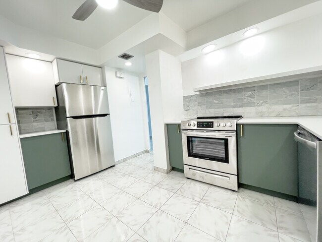 Building Photo - 3430 Galt Ocean Dr