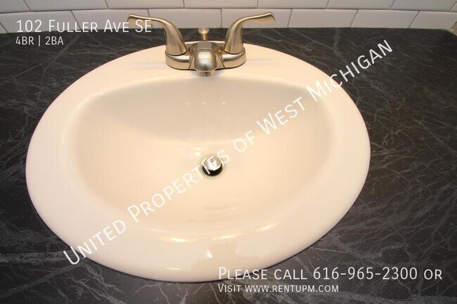 Building Photo - 102 Fuller Ave SE