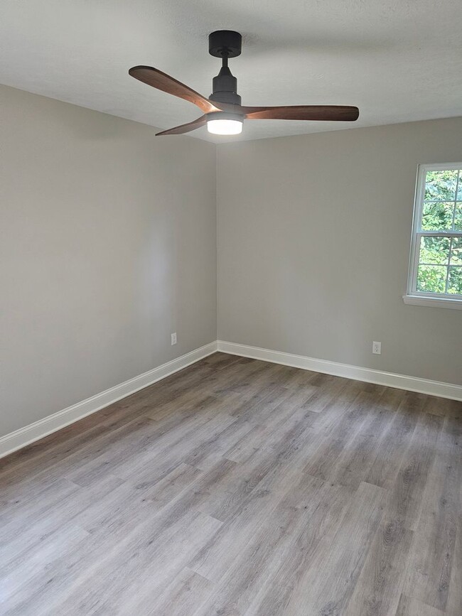 Building Photo - Available NOW. COMPLETELY RENOVATED. Minut...