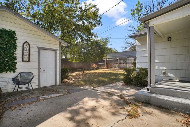 Building Photo - 4929 Locke Ave