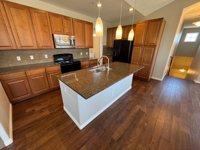 Building Photo - Lovely Townhome in Dancing Willows