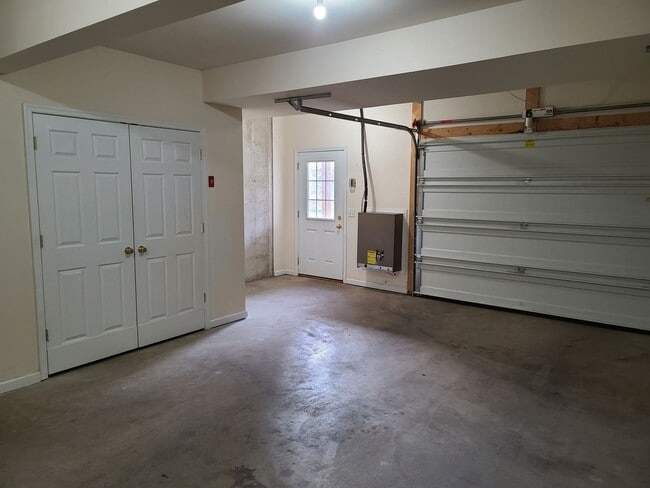 Building Photo - 3 Bedroom Townhome for Rent in Waynesboro