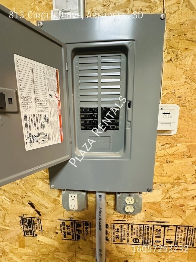 Building Photo - 1624 6th Ave SW