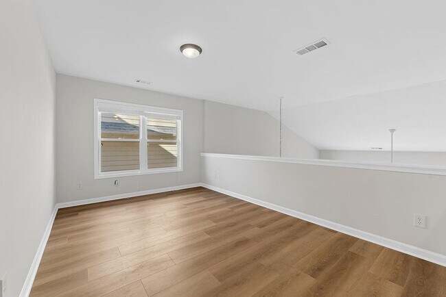 Building Photo - 3476 Harvest Ridge Ln NE