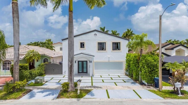 Building Photo - 15569 SW 138th Pl