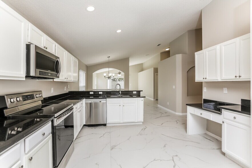 Building Photo - 4132 Waltham Forest Dr