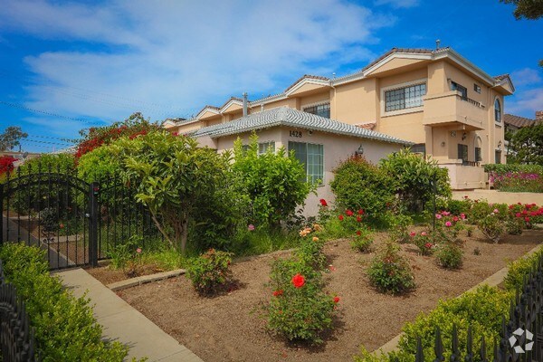 Building Photo - 1428 26th St