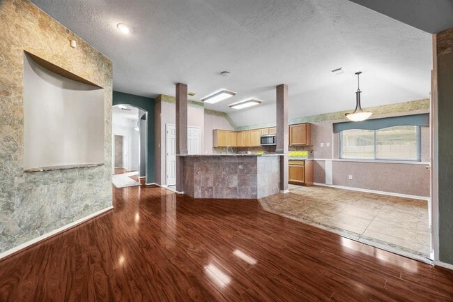 Building Photo - 2723 Shelby Dr