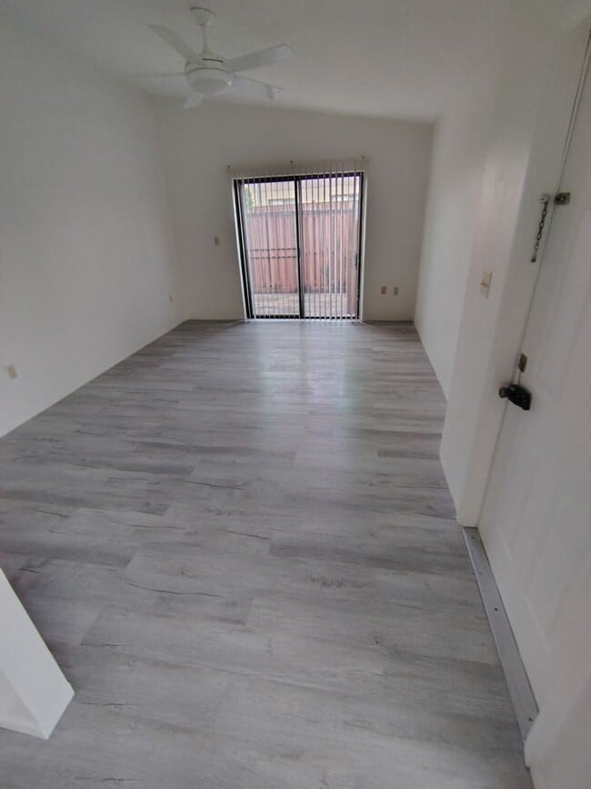 Building Photo - 1 Bedroom/1 Bath Villa with Private Courtyard