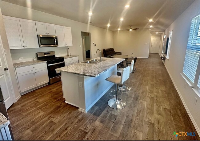 Building Photo - 2860 Panther Spg