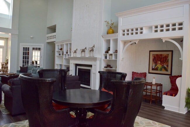 Building Photo - Resort Style Living @ Barrington Park - On...