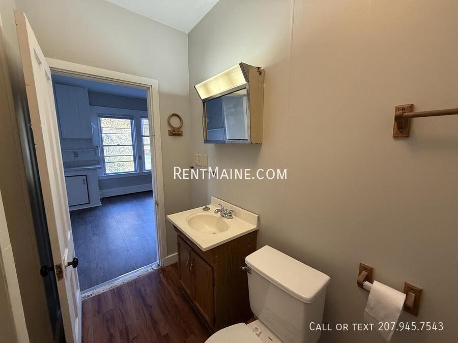 Building Photo - 600 S Main St