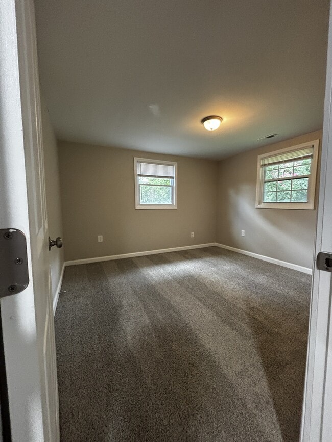Building Photo - 1127 Olivia Ln