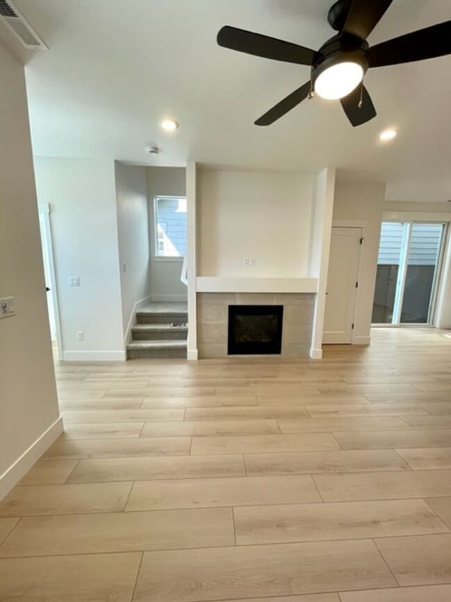 Building Photo - 3070 NE Terreo Pl