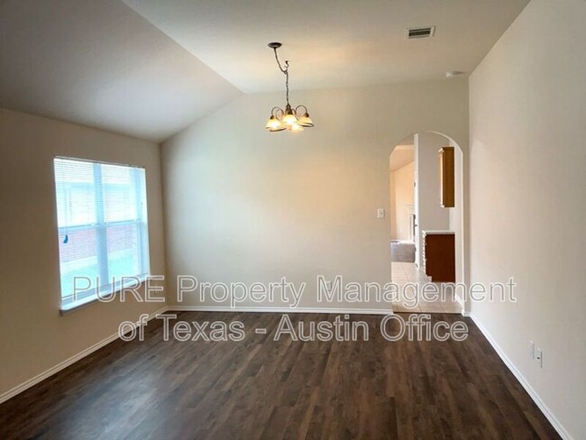Building Photo - 406 Pecan Grove Dr