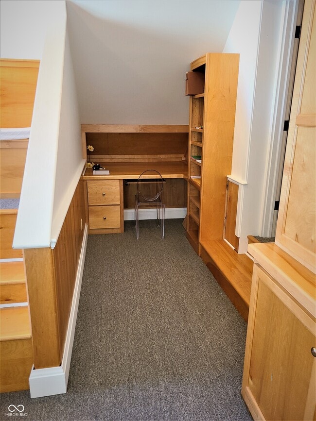 Building Photo - 131 1st Ave NW