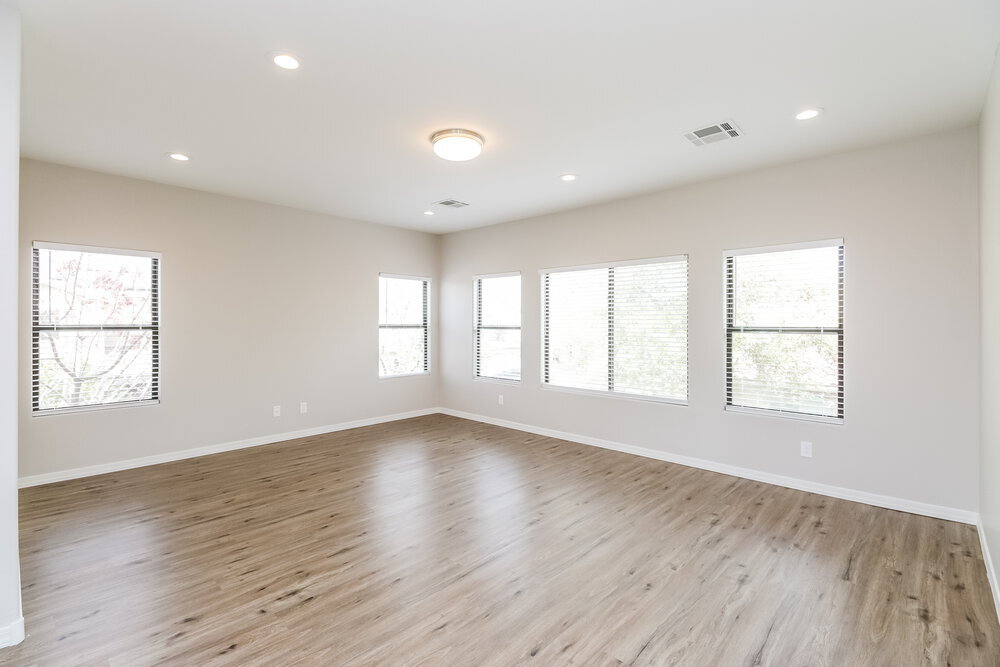 Building Photo - 2172 E Pima Ave