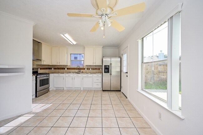 Building Photo - 18135 Brightwood Park Ln