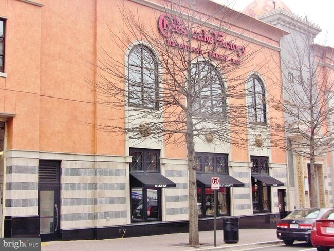 Building Photo - 1220 N Fillmore St