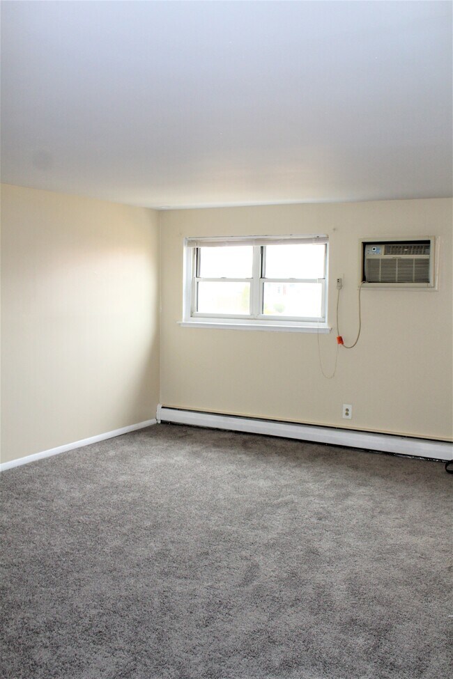 8410 Bustleton Ave 8410 Bustleton Ave Philadelphia PA 19152