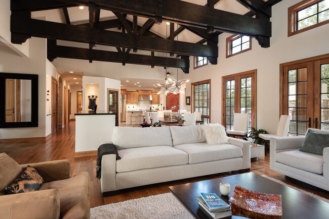 Building Photo - Stunning Furnished Estate in Pronghorn