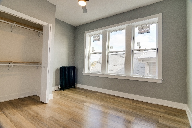 Building Photo - 3420 W Dickens Ave