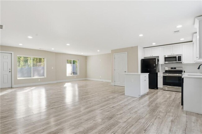 Building Photo - 1735 Carter Cir