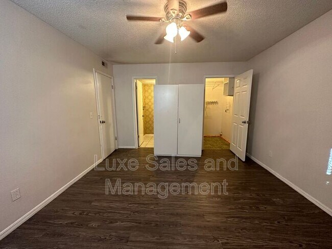 Building Photo - 6034 NW Expressway