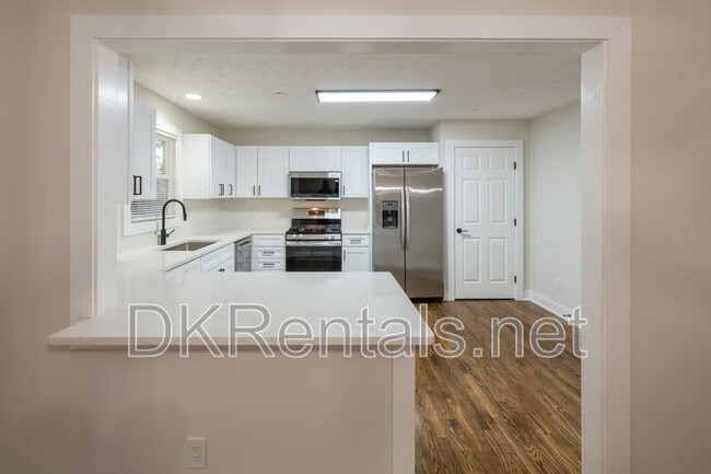 Building Photo - 237 Park Ave