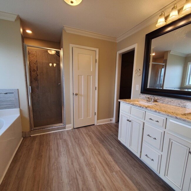 Building Photo - Modern Elegance Meets Southern Comfort: 4BR/2BA Gem in Northlake Neighborhood!