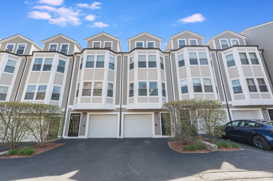 Building Photo - 316 Rindge Ave