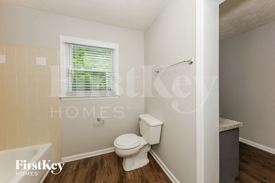 Building Photo - 2902 Moorings Pkwy SW