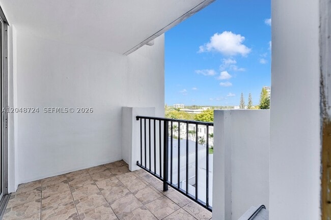 Building Photo - 2750 NE 183rd St