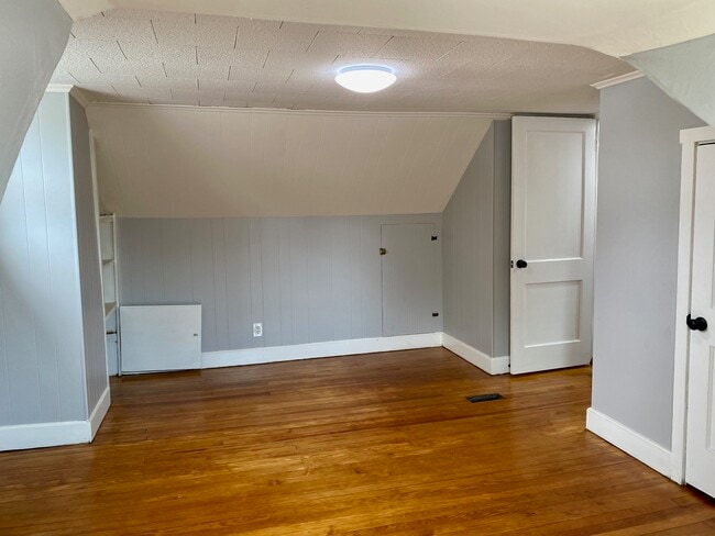 Building Photo - 11 N Colonial Dr