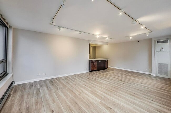 Building Photo - 440 N Wabash Ave