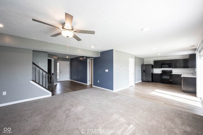 Building Photo - 3975 Fenwick Ln