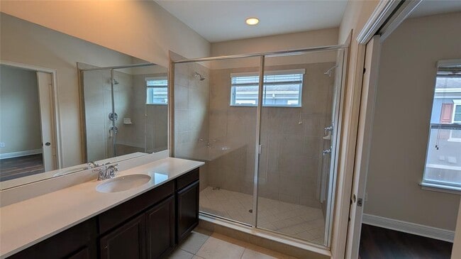 Building Photo - 584 Scotia Pl