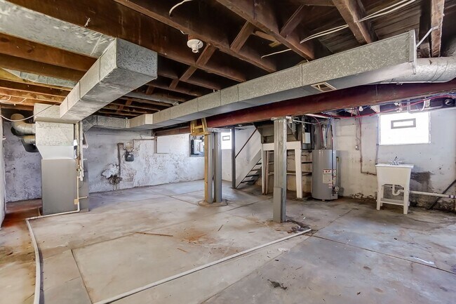 Building Photo - LEASING SPECIAL - sign a 13-month lease by 7/31/2026 and second month is free!