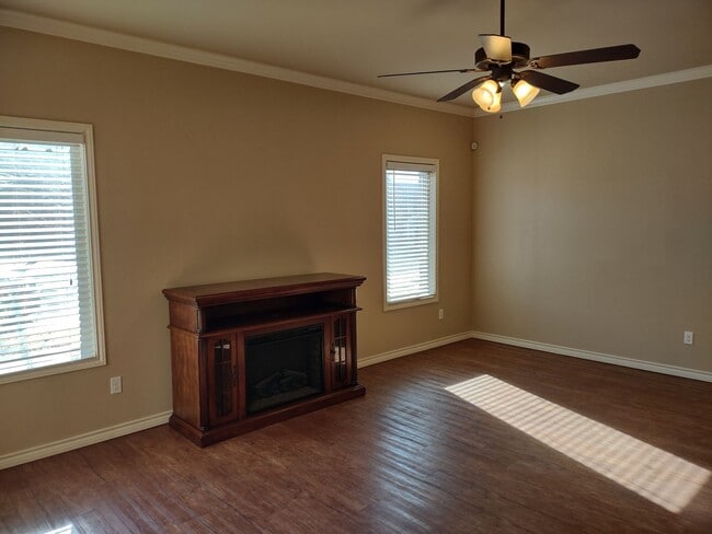 Building Photo - Prestigious 3/3/2 Home in Lubbock Cooper School District.