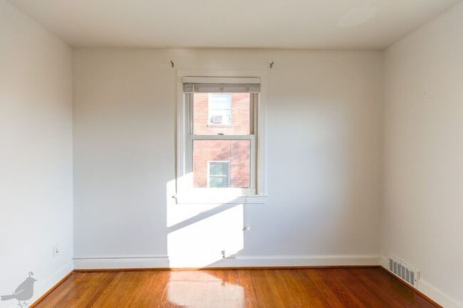 Building Photo - 3937 Ames St NE