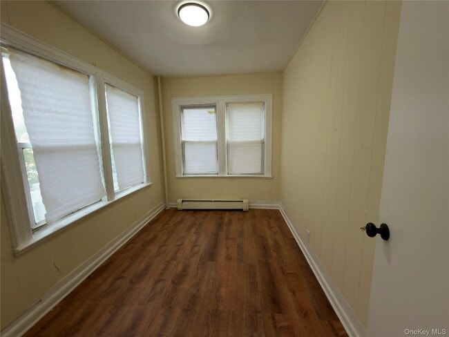 Building Photo - 517 Laurelton Blvd