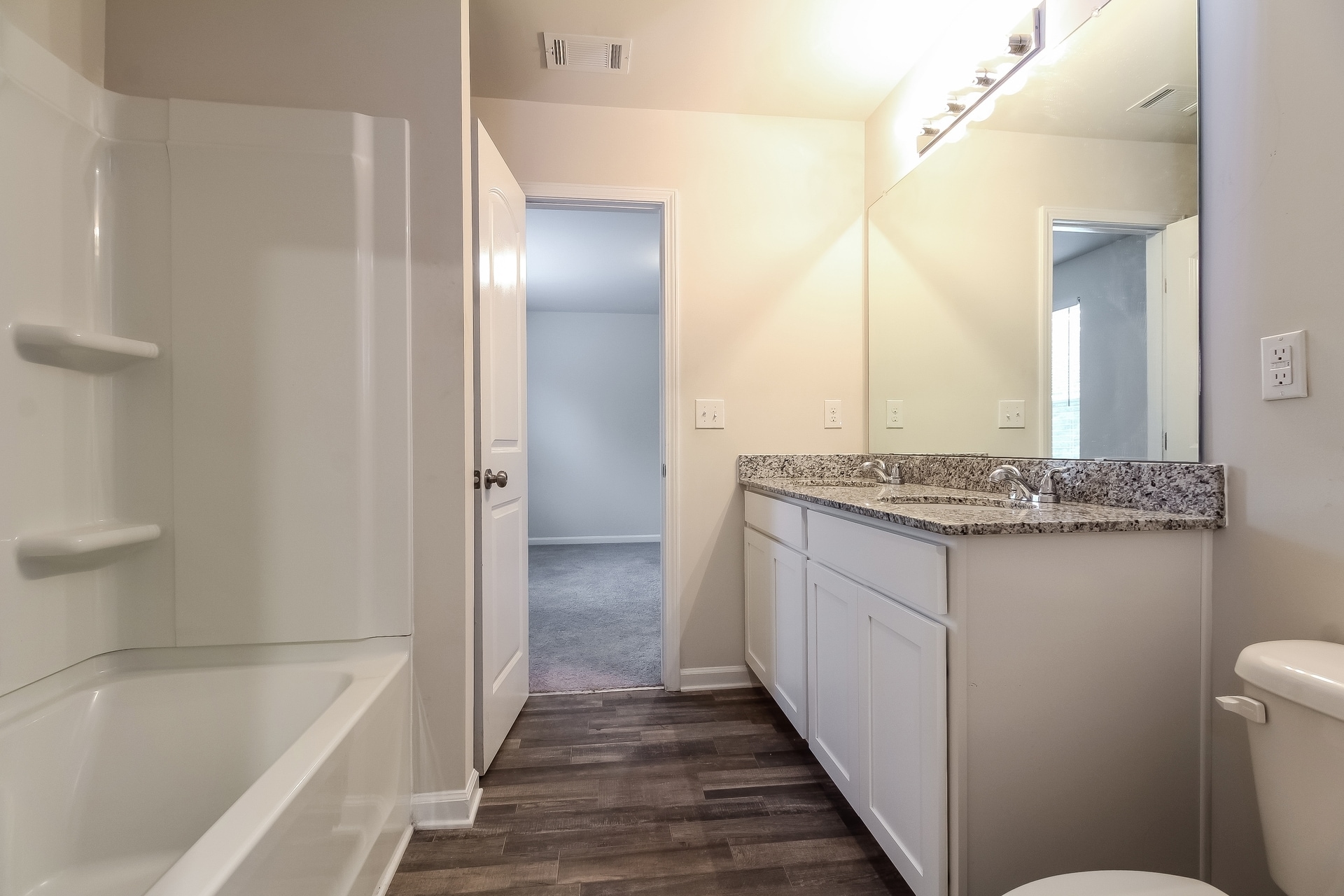 Building Photo - 508 Wagon Trail