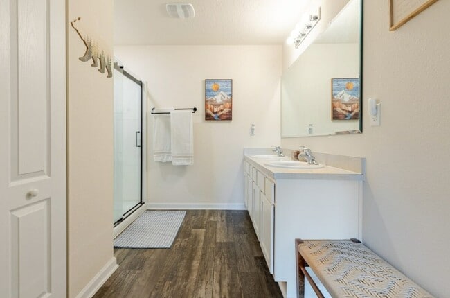 Building Photo - 3 Pinnacle Pl