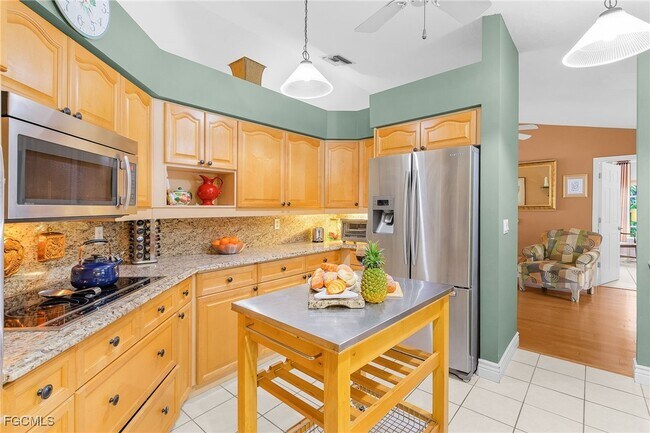 Building Photo - 8549 S Lake Cir